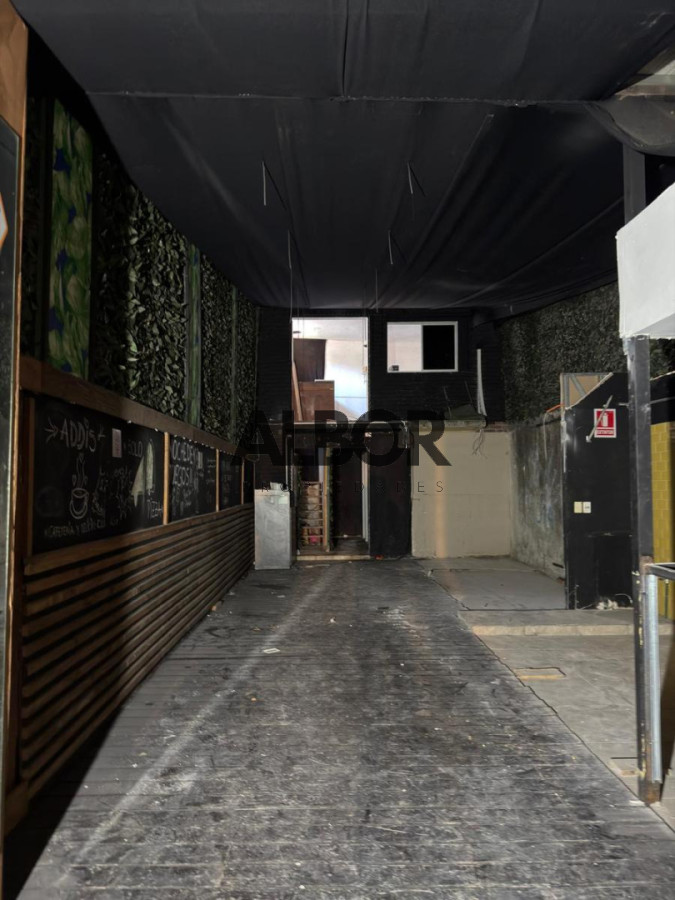 Local Comercial ID.1358 - Alquiler local comercial al frente 319 m² - Pocitos 