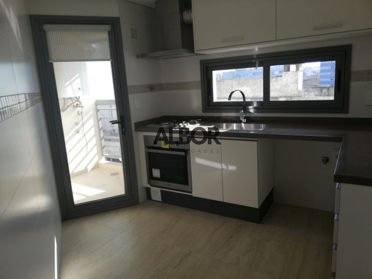 Apartamento ID.395 - Alquiler Apartamento 2 Dormitorios - Parque Rodó - Birdie Golf