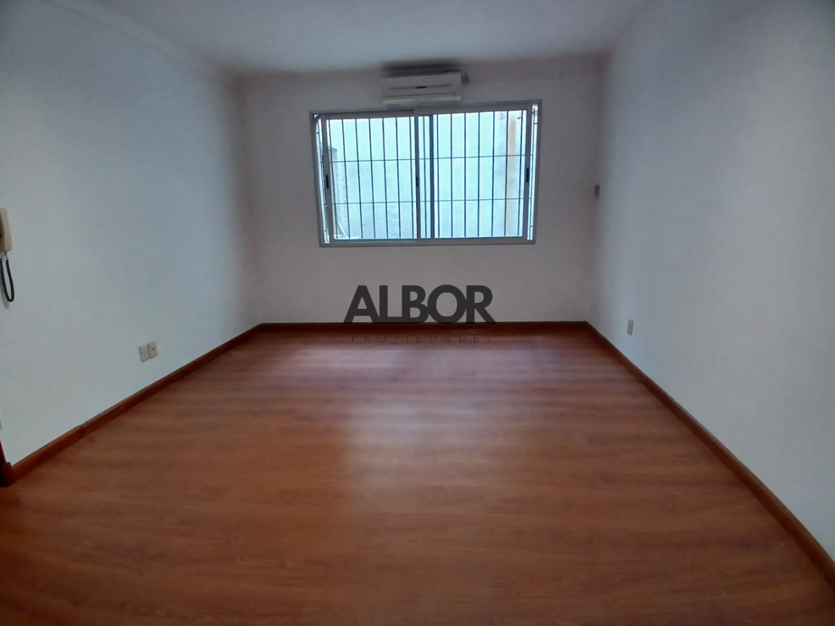 Oficina ID.422 - Alquiler Oficina un Ambiente - Ciudad Vieja