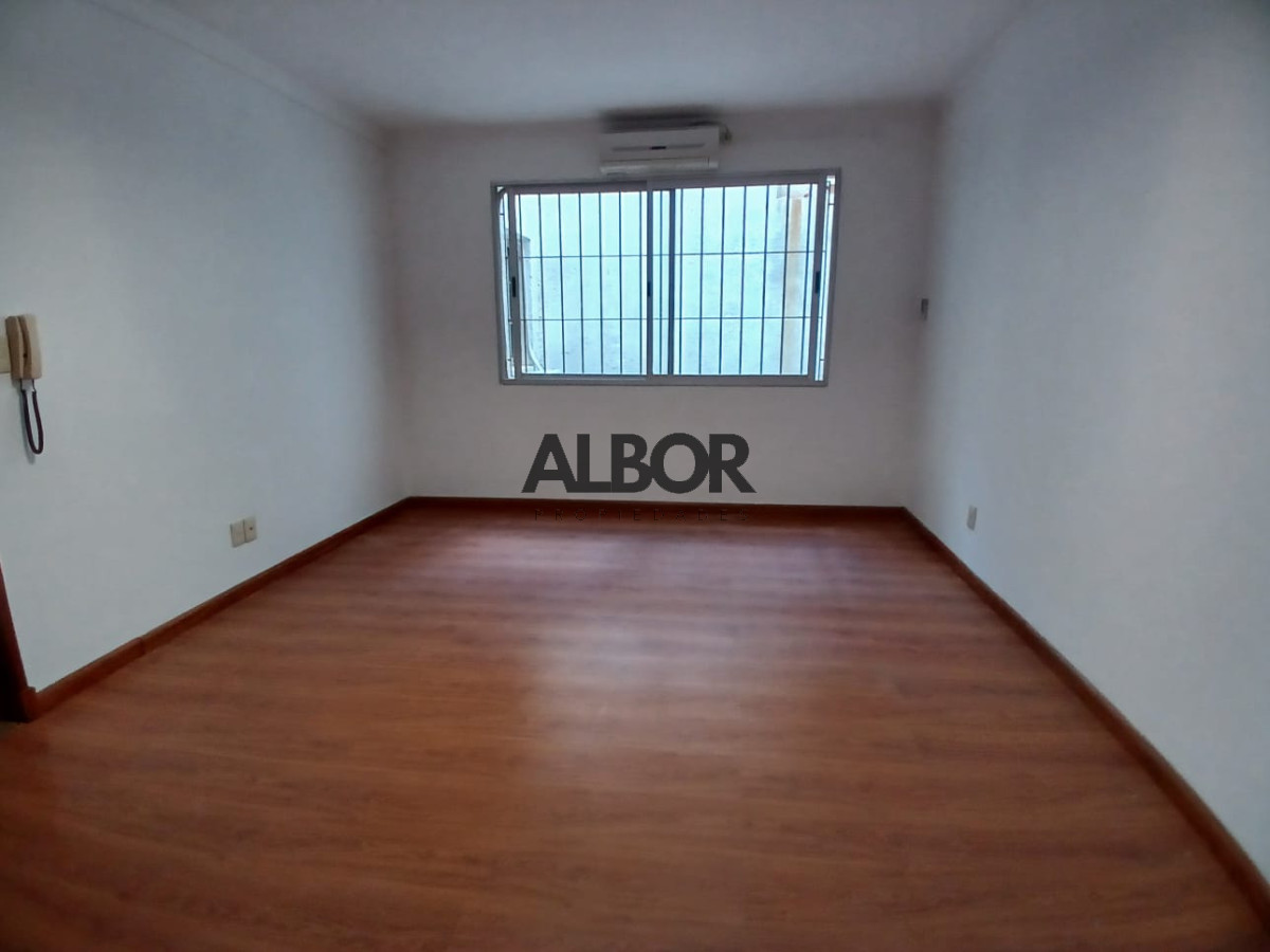 Oficina ID.422 - Alquiler Oficina un Ambiente - Ciudad Vieja