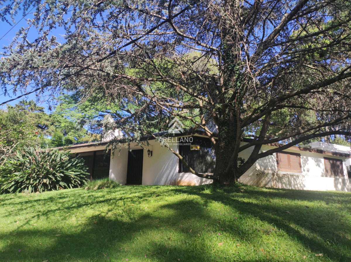 Casa ID.4563 - Chalet en venta en Av. del Mar - Barrio Lugano