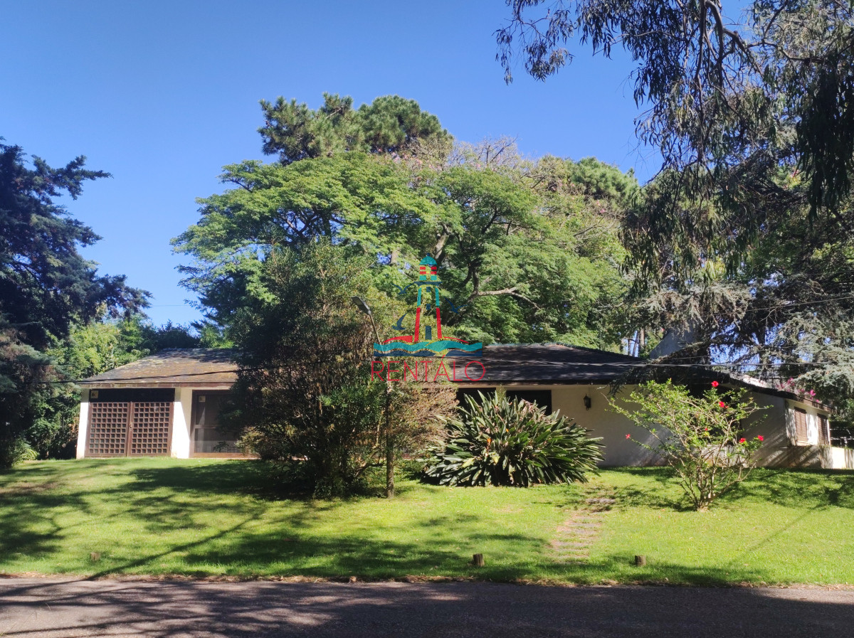 Casa ID.243 - Casa en venta Punta del Este Chalet 4 dormitorios