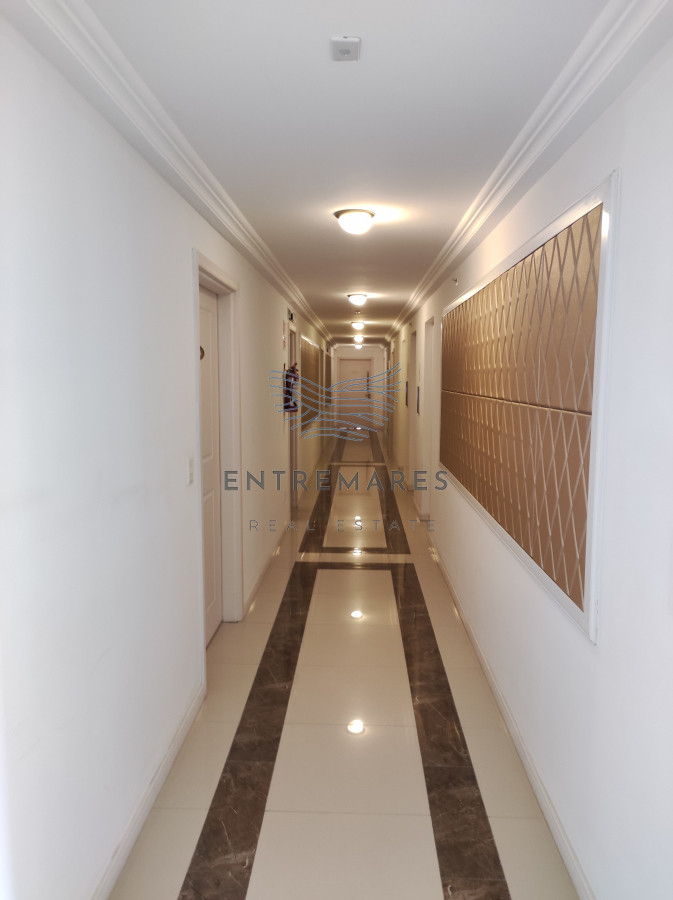 Apartamento ID.20 - Apartamento en venta, Edif Place Lafayette, Punta del Este
