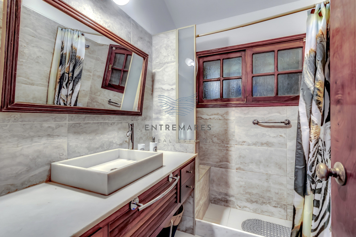 Casa ID.197 - Espectacular casa en venta en Cantegril