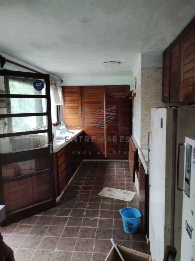 Casa ID.14 - Casa en alquiler anual sobre Av. Cordoba, Punta del Este