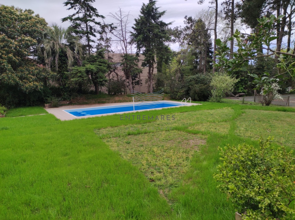 Casa ID.14 - Casa en alquiler anual sobre Av. Cordoba, Punta del Este