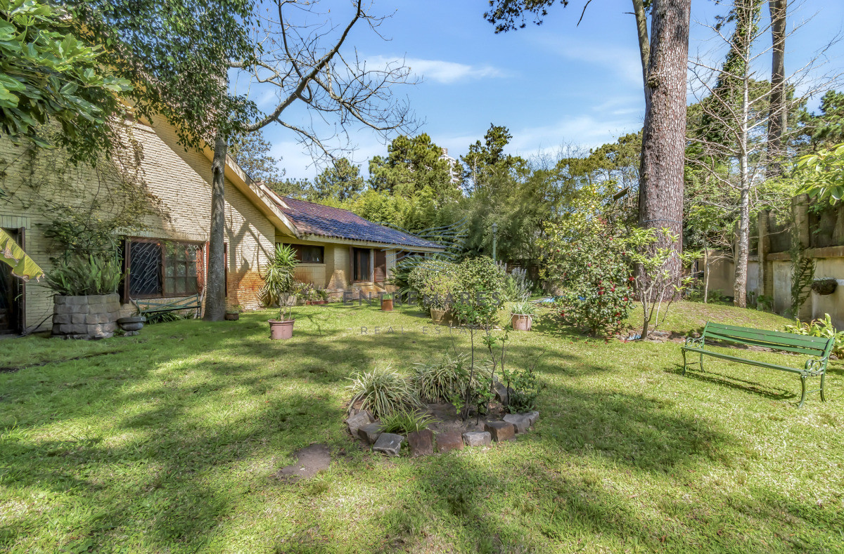 Casa ID.197 - Espectacular casa en venta en Cantegril