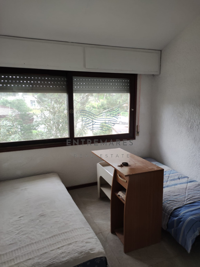 Casa ID.14 - Casa en alquiler anual sobre Av. Cordoba, Punta del Este