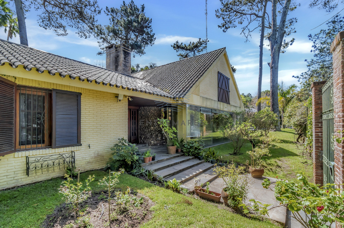 Casa ID.197 - Espectacular casa en venta en Cantegril