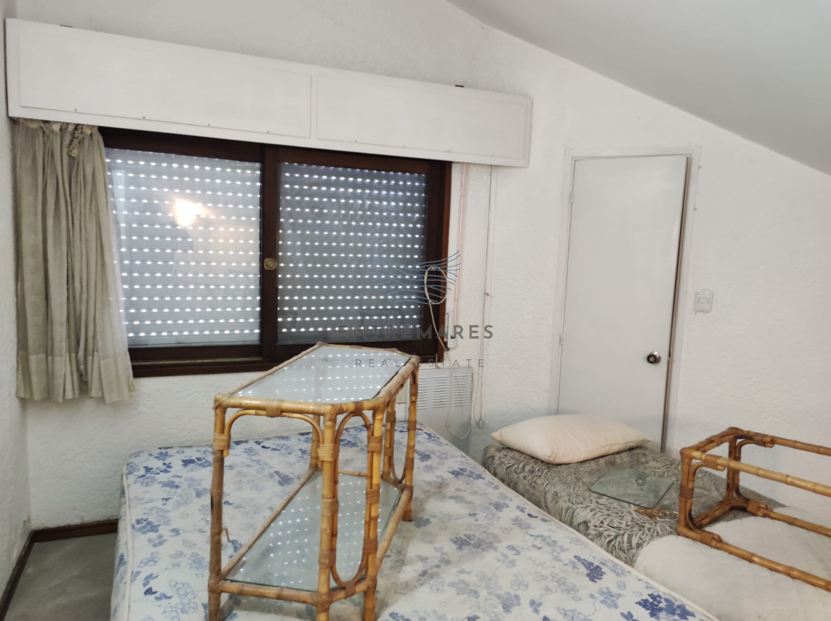 Casa ID.14 - Casa en alquiler anual sobre Av. Cordoba, Punta del Este