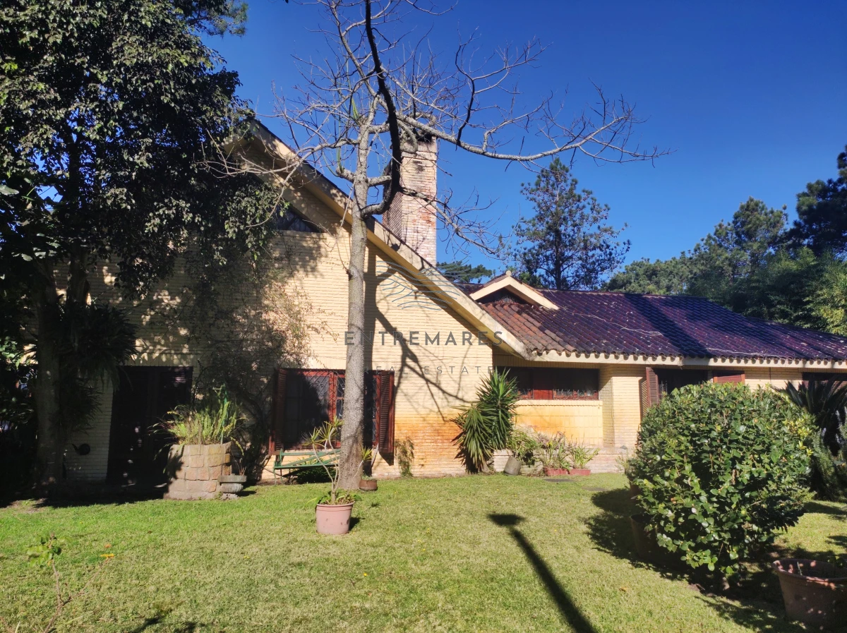 Casa ID.197 - Espectacular casa en venta en Cantegril