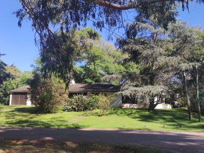 Chalet en venta en Av. del Mar - Barrio Lugano