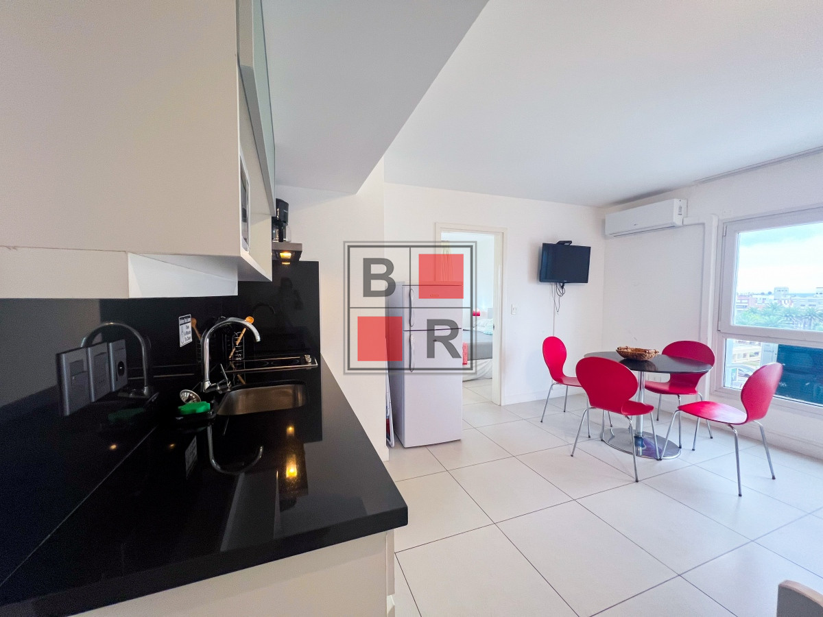 Apartamento ID.1183 - Lux Tower 1 dorm 1 baño en venta - OPORTUNIDAD!