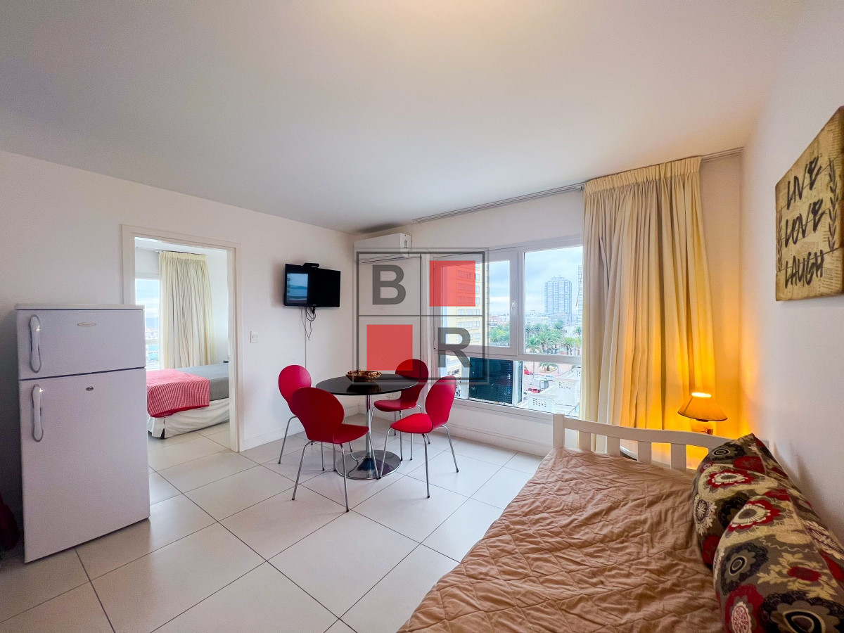 Apartamento ID.1183 - Lux Tower 1 dorm 1 baño en venta - OPORTUNIDAD!