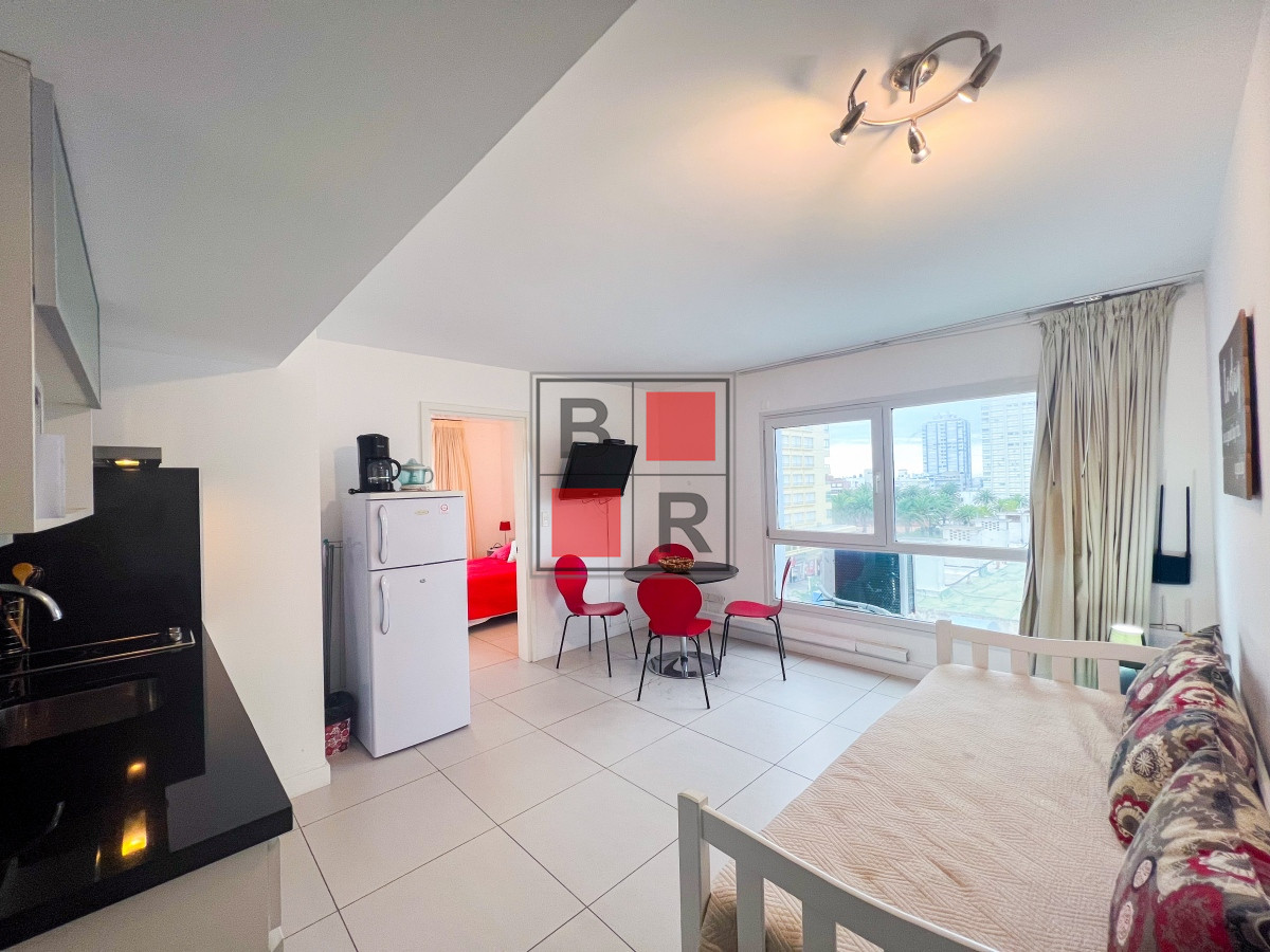 Apartamento ID.1184 - Lux Tower de 1 dorm 1 baño en venta 