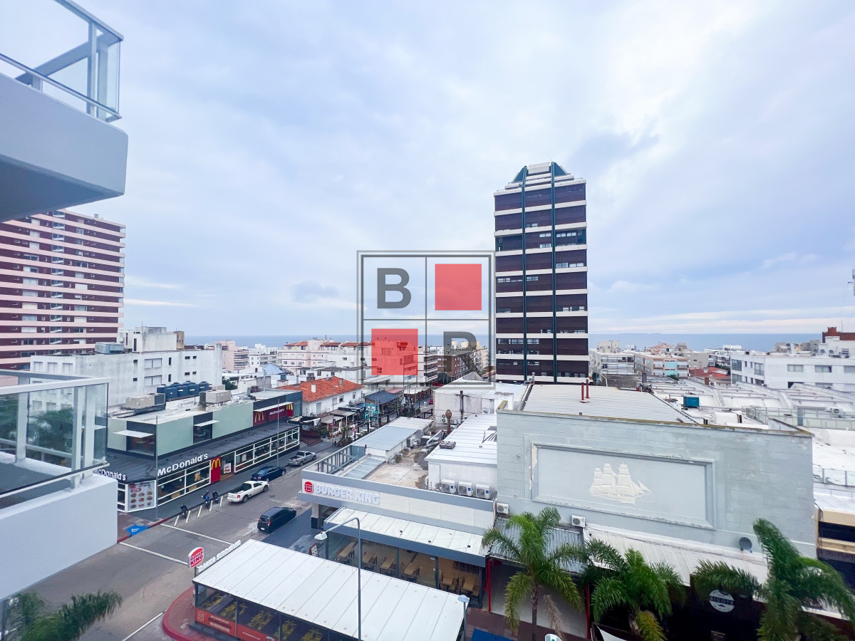Apartamento ID.1183 - Lux Tower 1 dorm 1 baño en venta - OPORTUNIDAD!