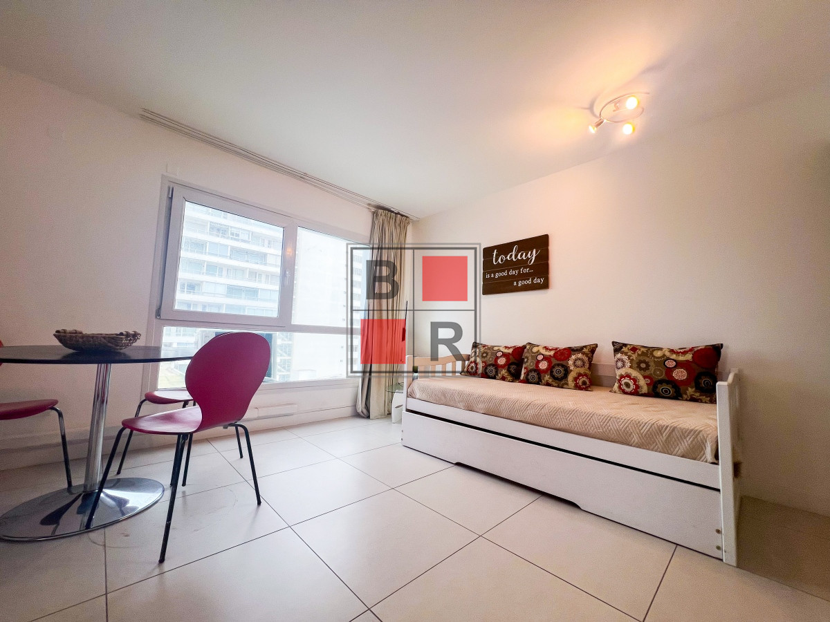 Apartamento ID.1184 - Lux Tower de 1 dorm 1 baño en venta 