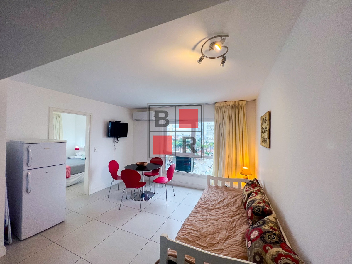 Apartamento ID.1183 - Lux Tower 1 dorm 1 baño en venta - OPORTUNIDAD!