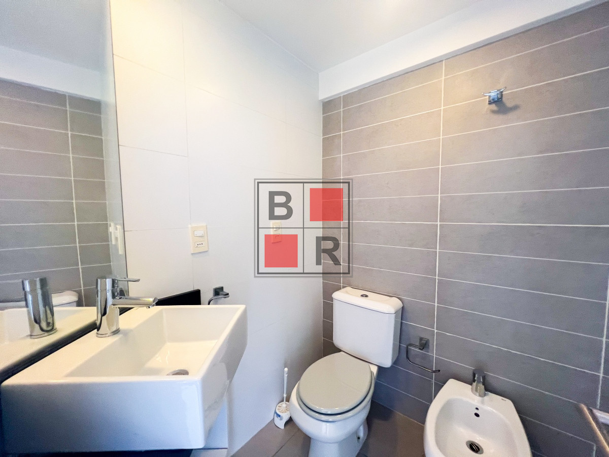 Apartamento ID.1183 - Lux Tower 1 dorm 1 baño en venta - OPORTUNIDAD!