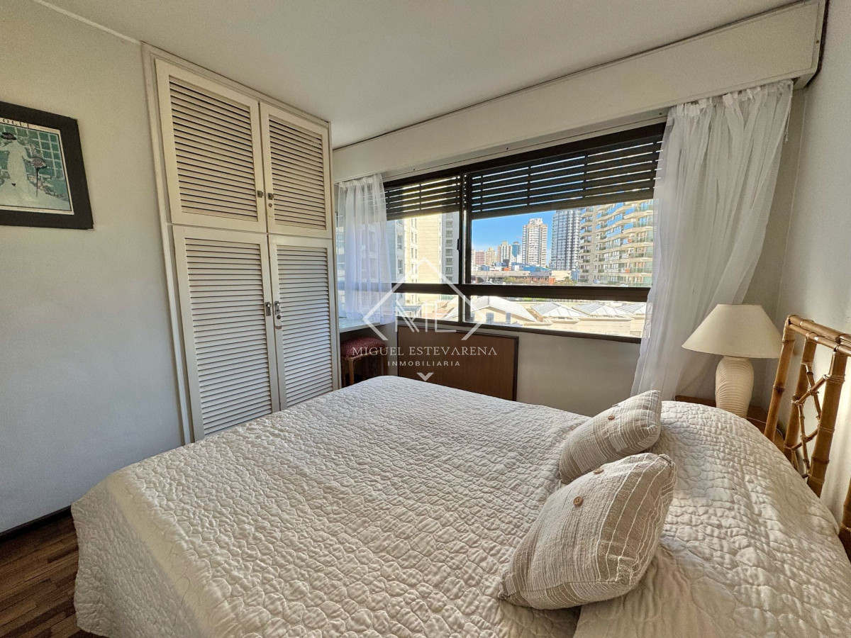 Apartamento ID.805 - Venta de 2 dormitorios y terraza frente al mar