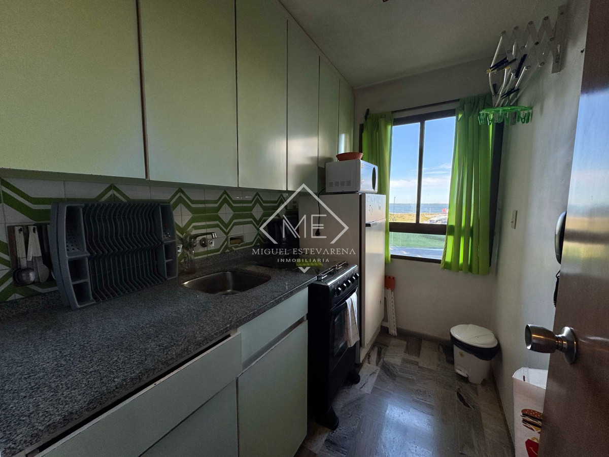 Apartamento ID.805 - Venta de 2 dormitorios y terraza frente al mar