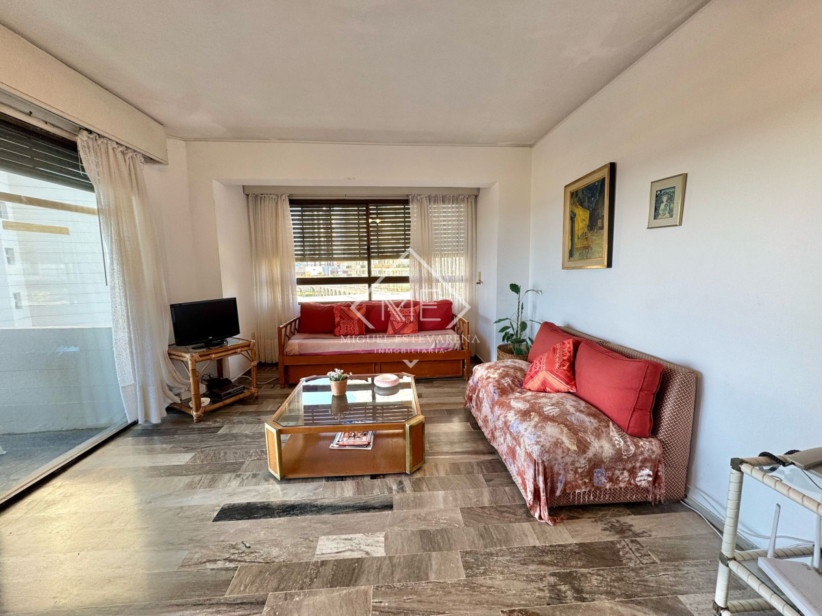Apartamento ID.805 - Venta de 2 dormitorios y terraza frente al mar