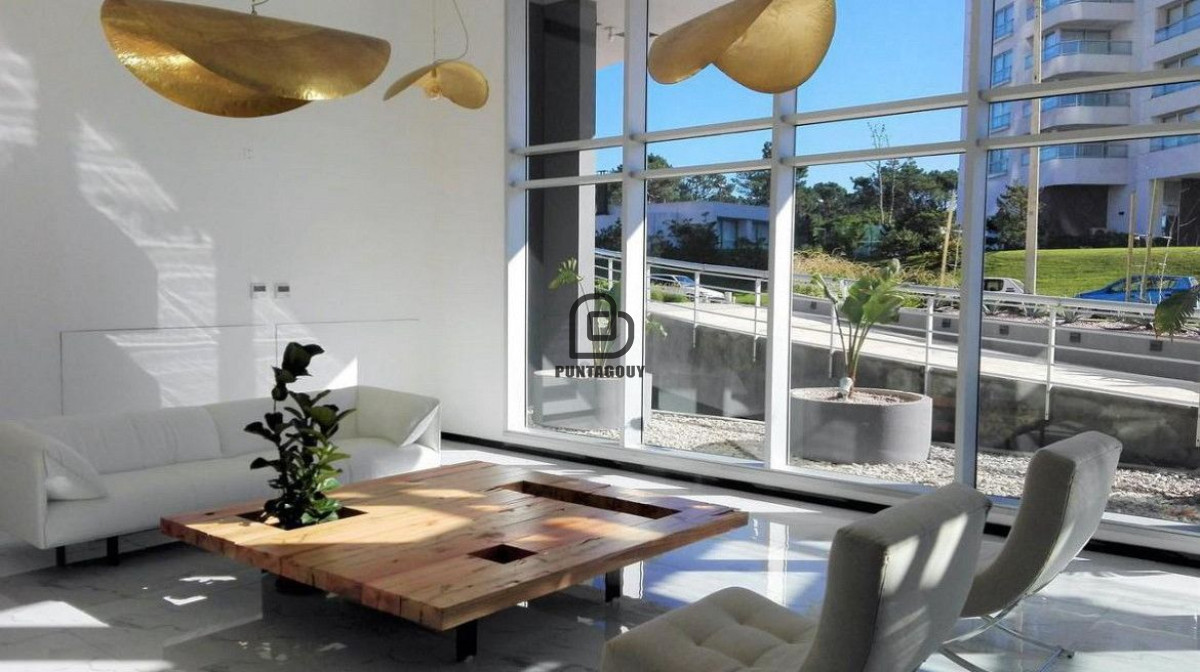 Apartamento ID.1762 - Venta 3 dormitorios y terraza con parrillero propio en Punta del este
