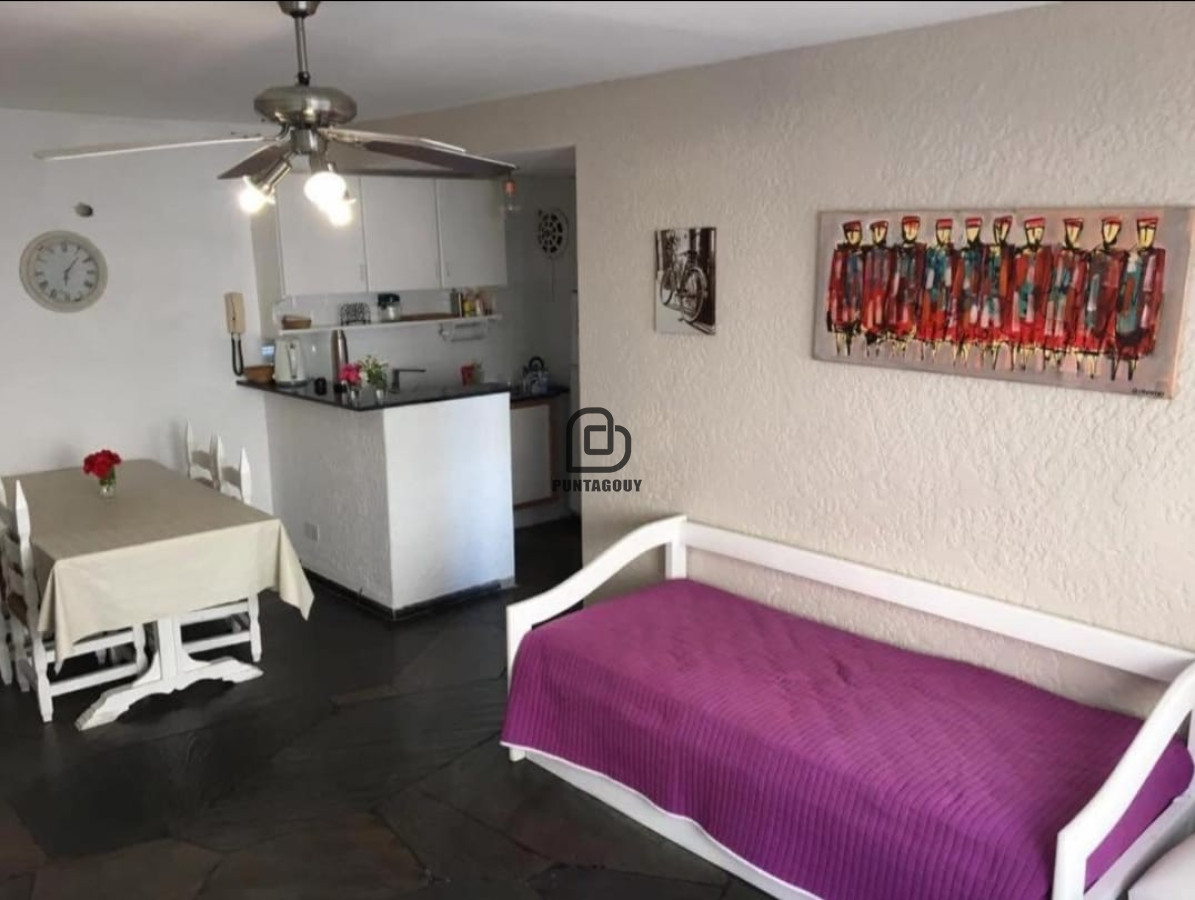 Apartamento ID.1589 - VENTA apartamento frente al mar, playa Mansa  Punta del Este