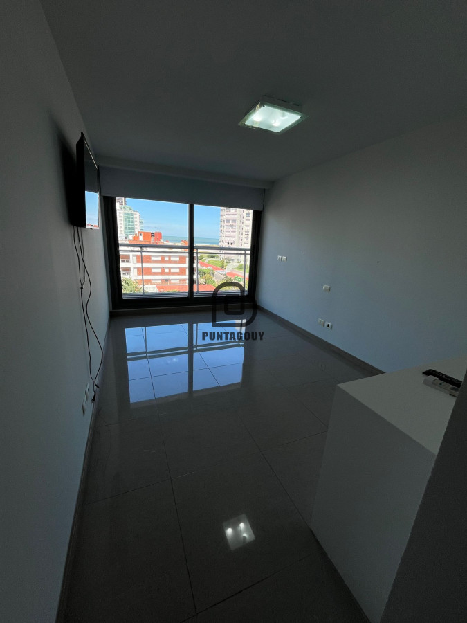 Apartamento ID.1653 - Onix de 3 dormitorios semi amoblado en venta 