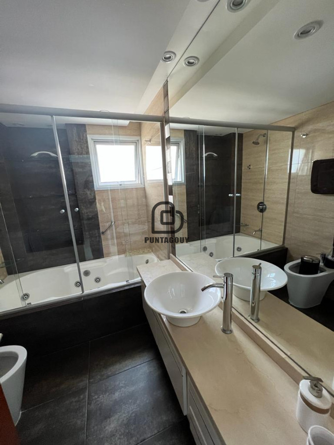 Apartamento ID.1481 - Miami Boulevard 3 dorm 2 baños mas dep de serv en venta 