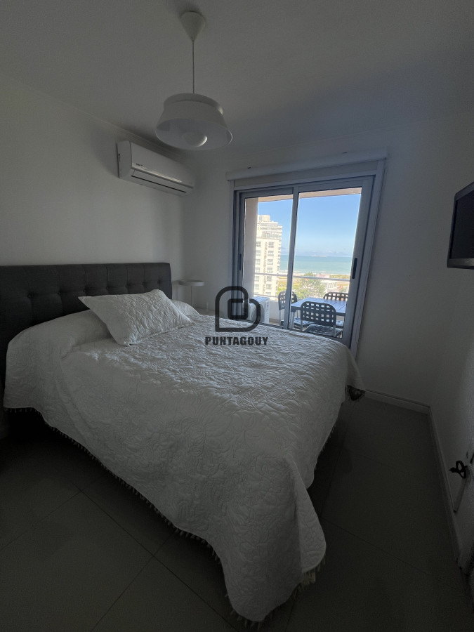 Apartamento ID.1515 - Apartamento en edificio Moon - inversión versátil con potencial de renta en Punta del Este