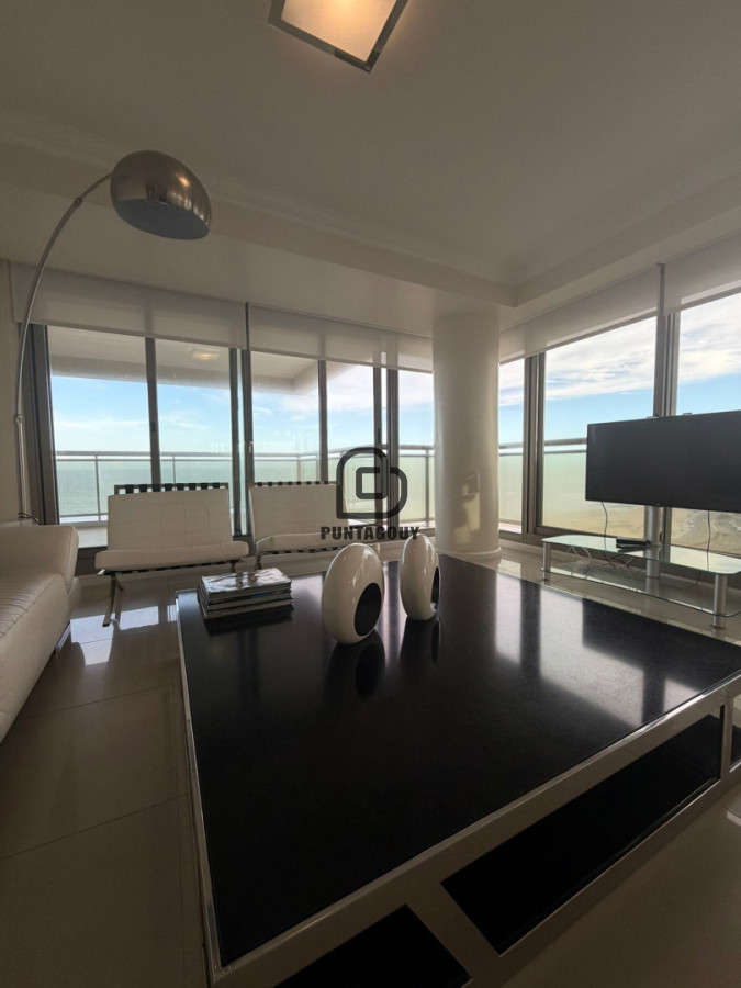 Apartamento ID.7604 - Inversión Premuim frente al mar en Punta del Este