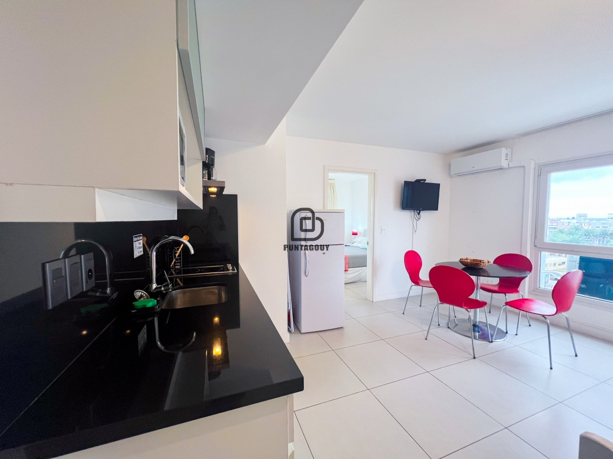 Apartamento ID.1485 - Lux Tower 1 dorm 1 baño en venta - OPORTUNIDAD!