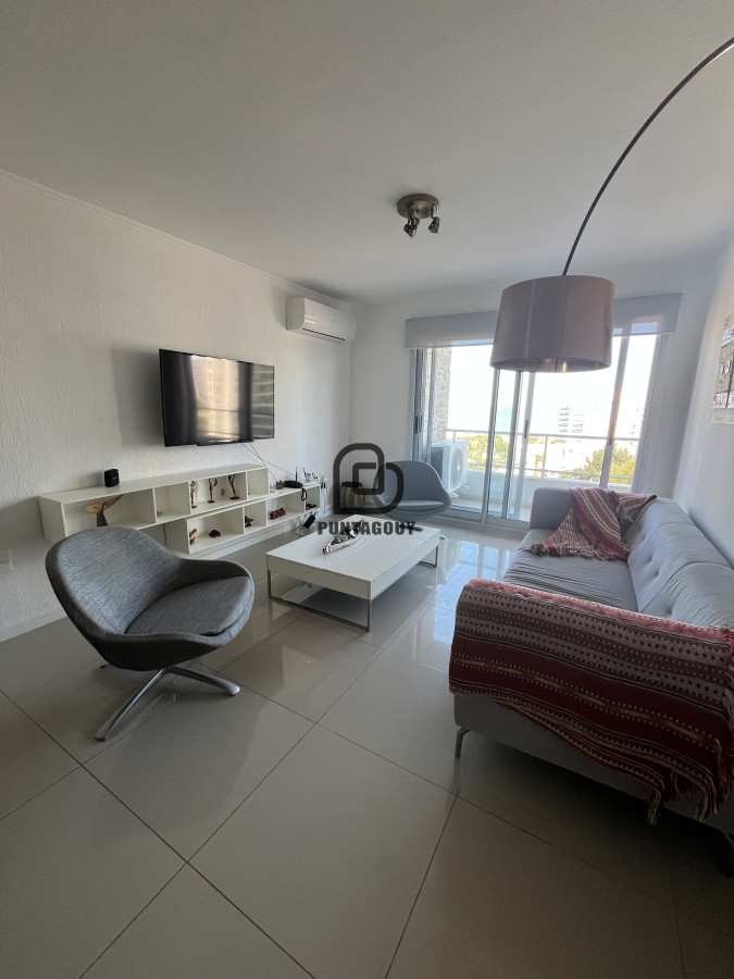 Apartamento ID.1515 - Apartamento en edificio Moon - inversión versátil con potencial de renta en Punta del Este