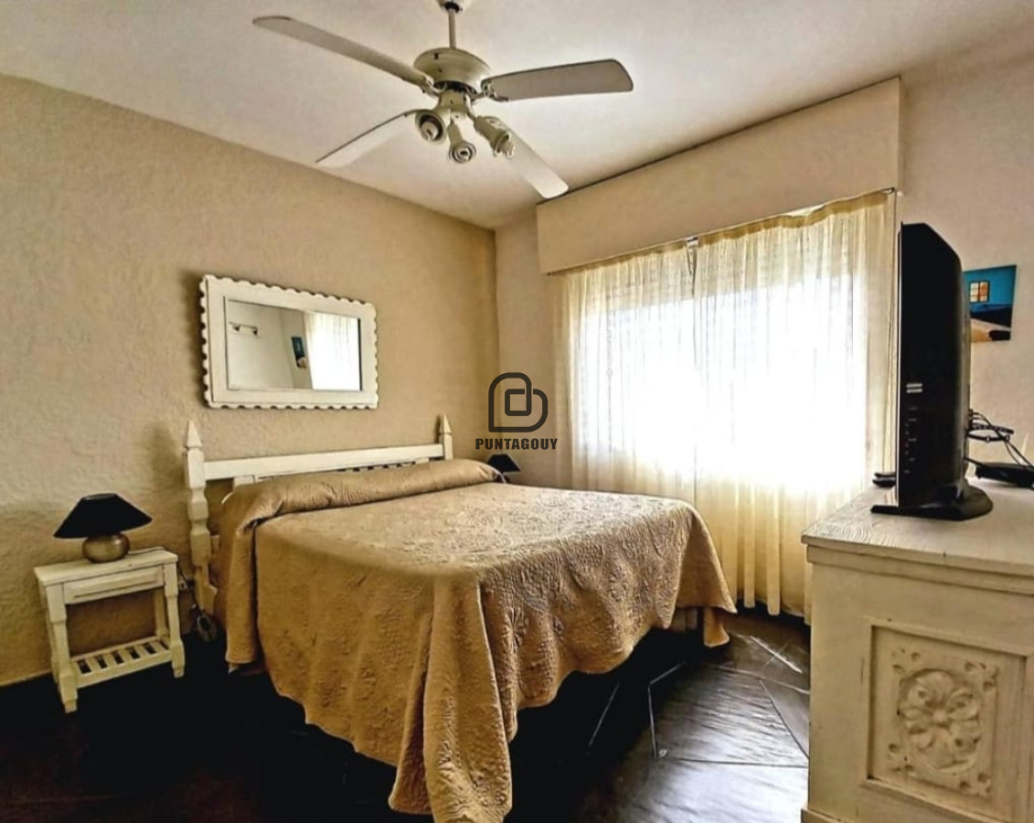 Apartamento ID.1589 - VENTA apartamento frente al mar, playa Mansa  Punta del Este