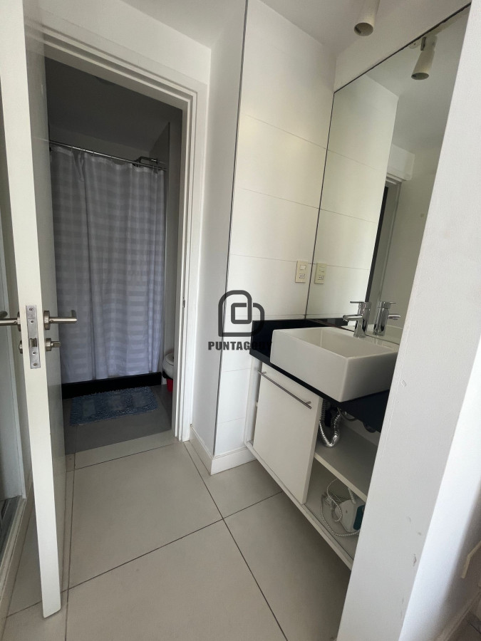 Apartamento ID.1718 - Alquiler anual  2 dormitorios , Peninsula