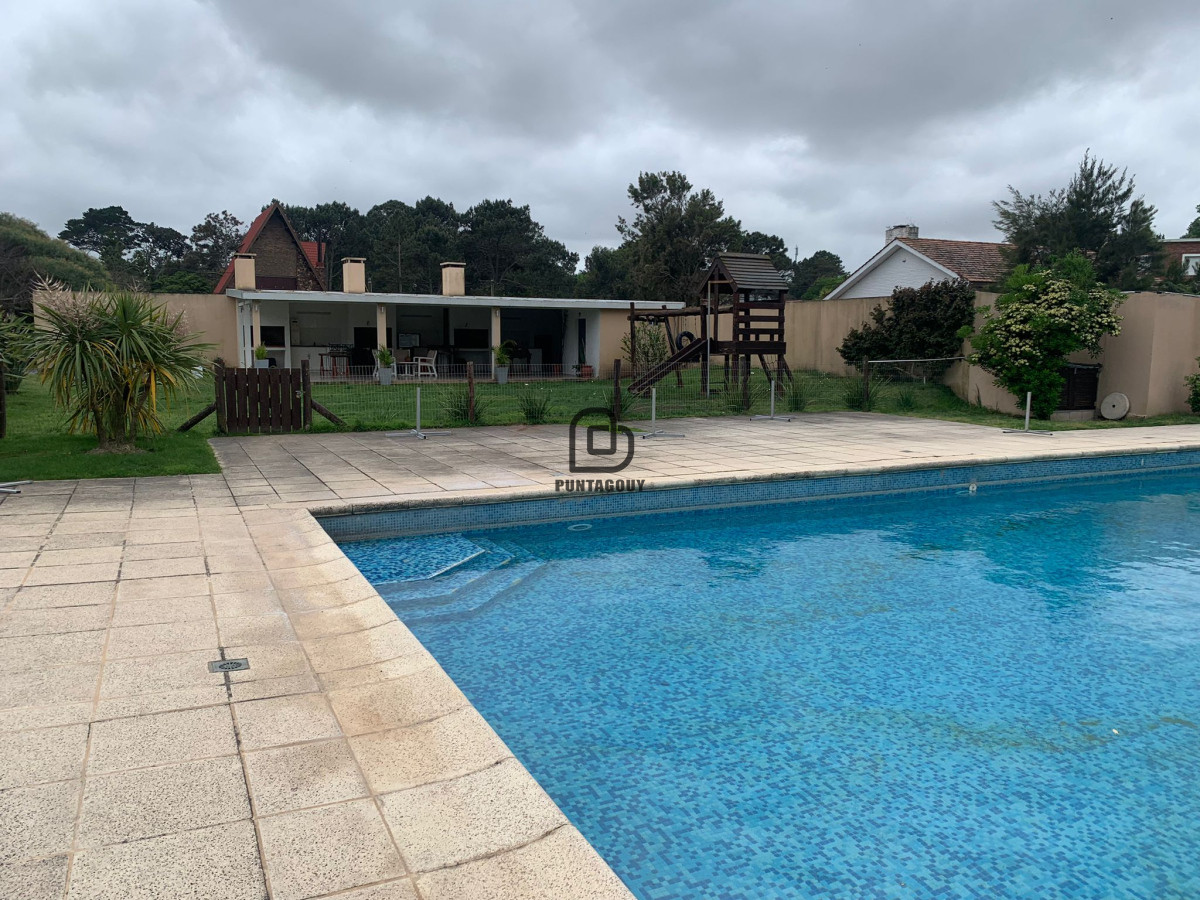 Apartamento ID.1473 - Apartamento de 2 dormitorios,  2 baños y cochera doble 