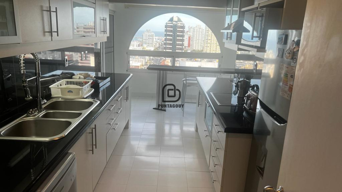 Apartamento ID.1490 - Torre del Sol 3 dorm 3 baños mas dep de serv en venta