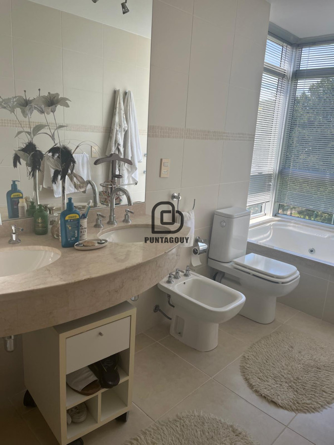 Apartamento ID.1821 - Venta unidad de 3 Suitte frente al mar 