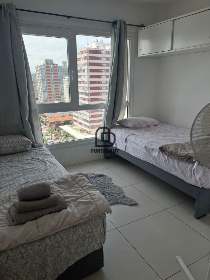 Apartamento ID.1718 - Alquiler anual  2 dormitorios , Peninsula