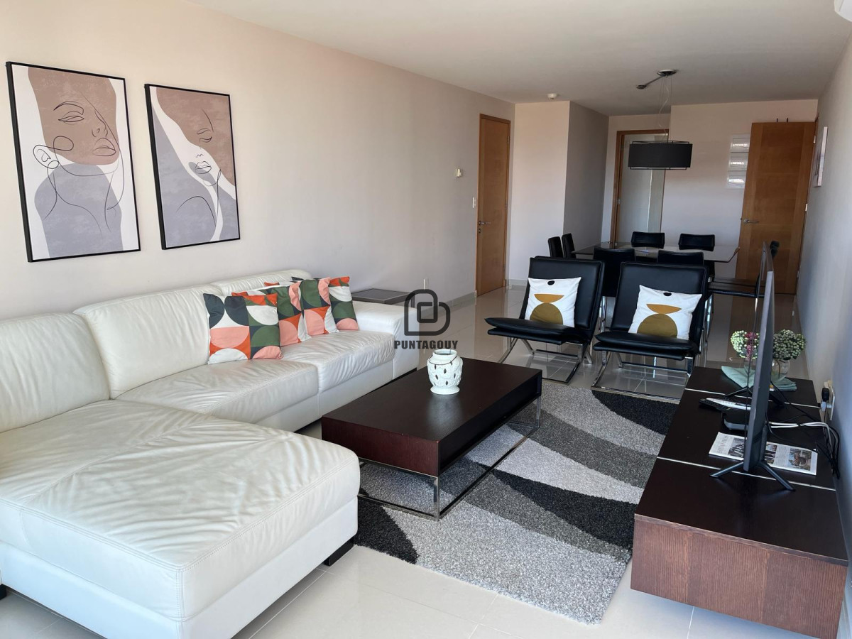 Apartamento ID.1538 - 2 dormitorios, 2 baños mas dependencia de servicio  en alquiler vacacional