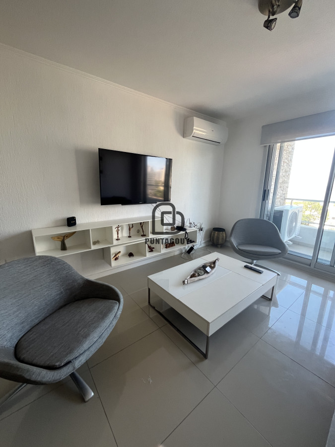 Apartamento ID.1515 - Apartamento en edificio Moon - inversión versátil con potencial de renta en Punta del Este