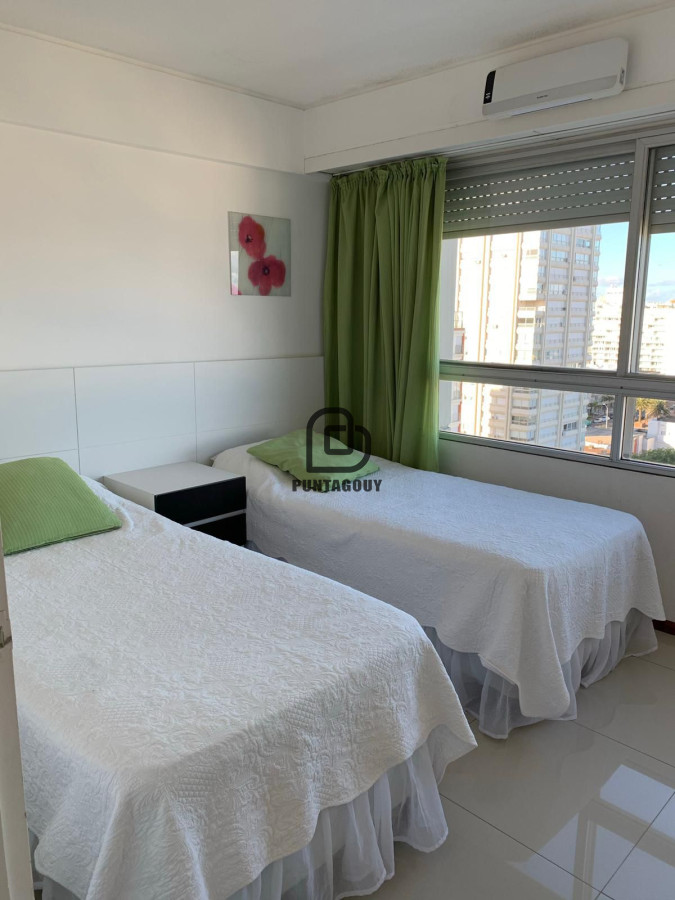 Apartamento ID.1437 - VENTA Y ALQUILER. Peninsula 3 dormitorios + serv.