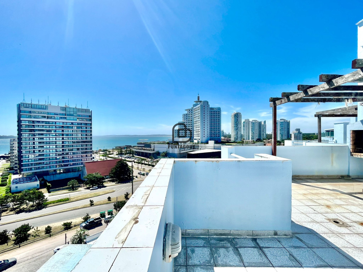 Apartamento ID.1474 - VENTA Penthouse con vista al mar de 2 dormitorios