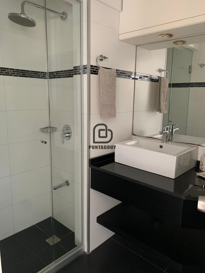 Apartamento ID.1437 - VENTA Y ALQUILER. Peninsula 3 dormitorios + serv.