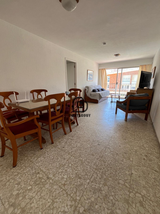 Apartamento ID.1561 - alquiler vacacional en Gorlero a 2 cuadras de ambas playas Mansa y Brava