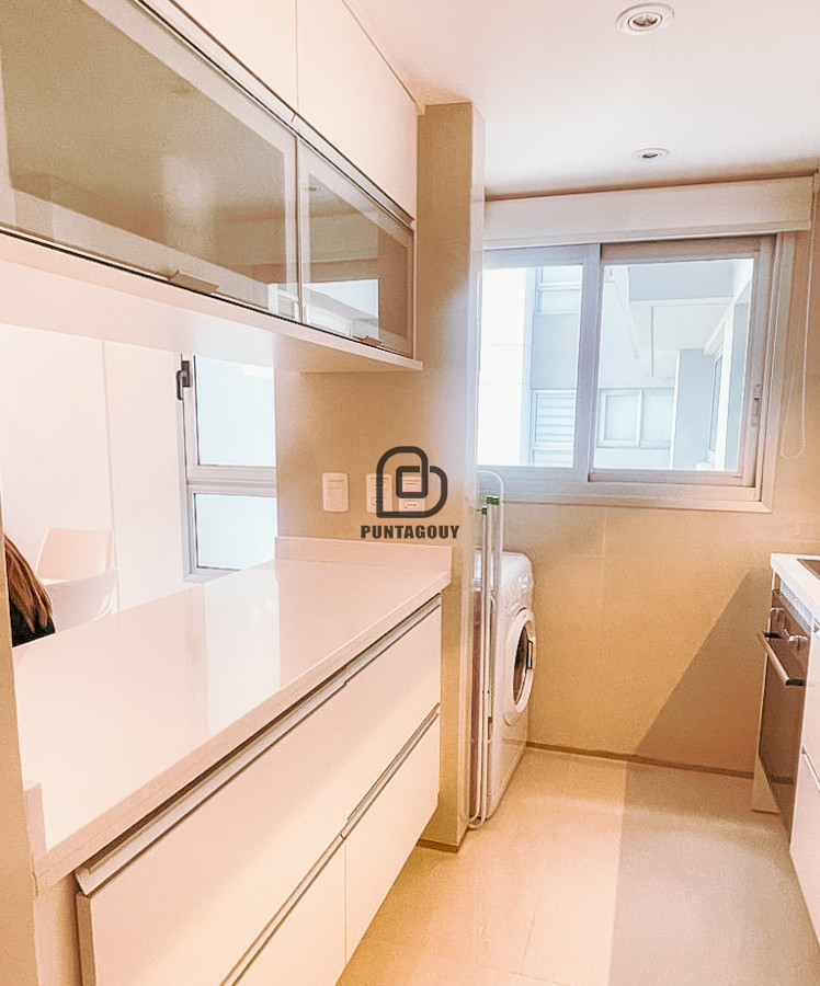 Apartamento ID.1482 - venta en playa Mansa  2 dormitorios,  2 baños y parrillero propio 