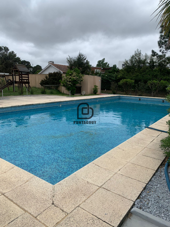 Apartamento ID.1473 - Apartamento de 2 dormitorios,  2 baños y cochera doble 