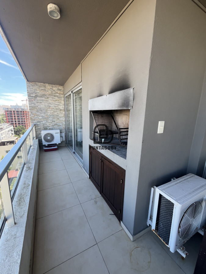 Apartamento ID.1515 - Apartamento en edificio Moon - inversión versátil con potencial de renta en Punta del Este