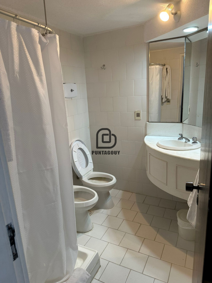 Apartamento ID.1750 - venta zona Cantegril de 2 dormitorios